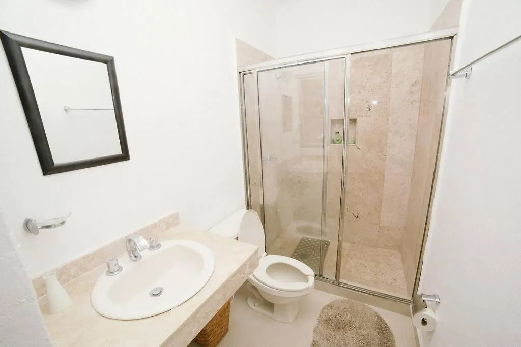 2Br Apart Steps From Mamitas Beach And 5Th Av Playa del Carmen