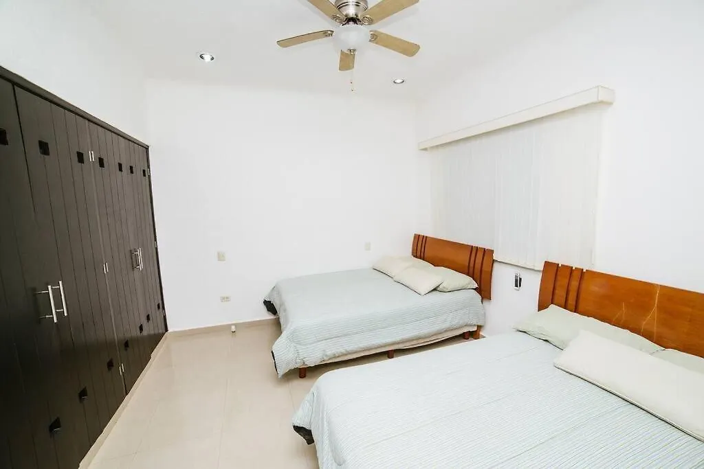 2Br Apart Steps From Mamitas Beach And 5Th Av Playa del Carmen 0*,