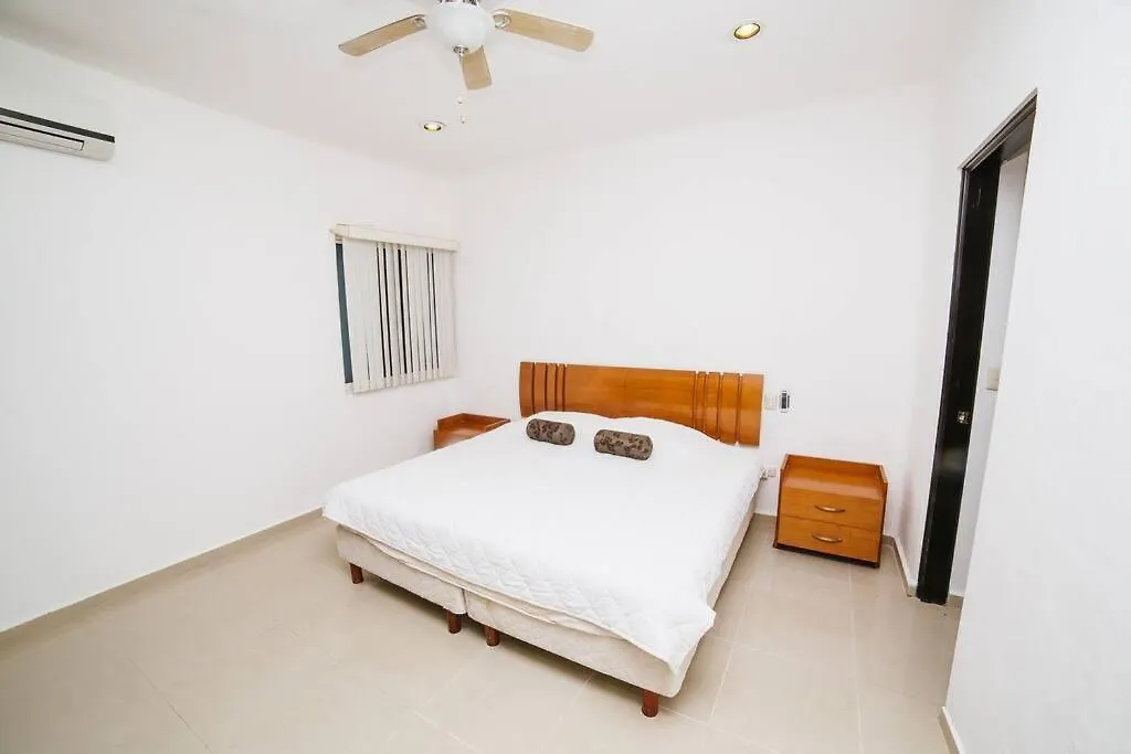 2Br Apart Steps From Mamitas Beach And 5Th Av Playa del Carmen Appartement